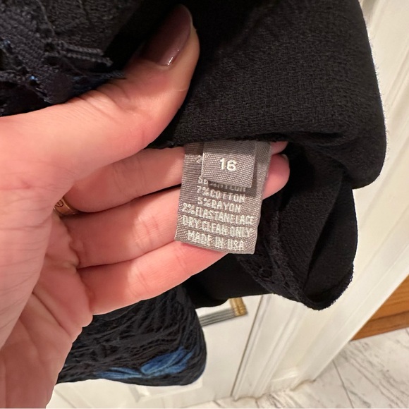 Lela Rose Flutter- Sleeve Floral Lace Sheath Black & Blue Floral Dress - Picture 9 of 9